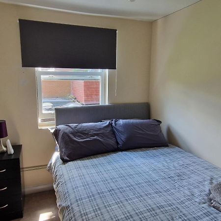 Maidstone Heights III - 1 Bedroom In Maidstone! Ngoại thất bức ảnh